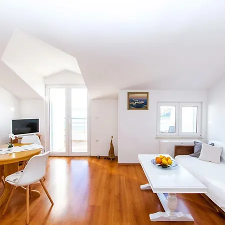 Marta Apartment *